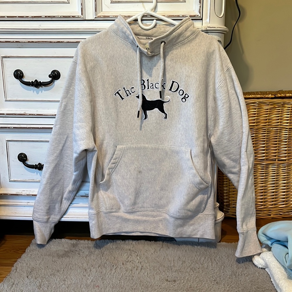 Black dog sweatshirt